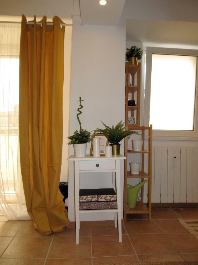 My Little Studio Bukarest Exteriör bild